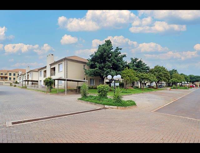 2 BEDROOM TOWNHOUSE FOR SALE IN ORIEL